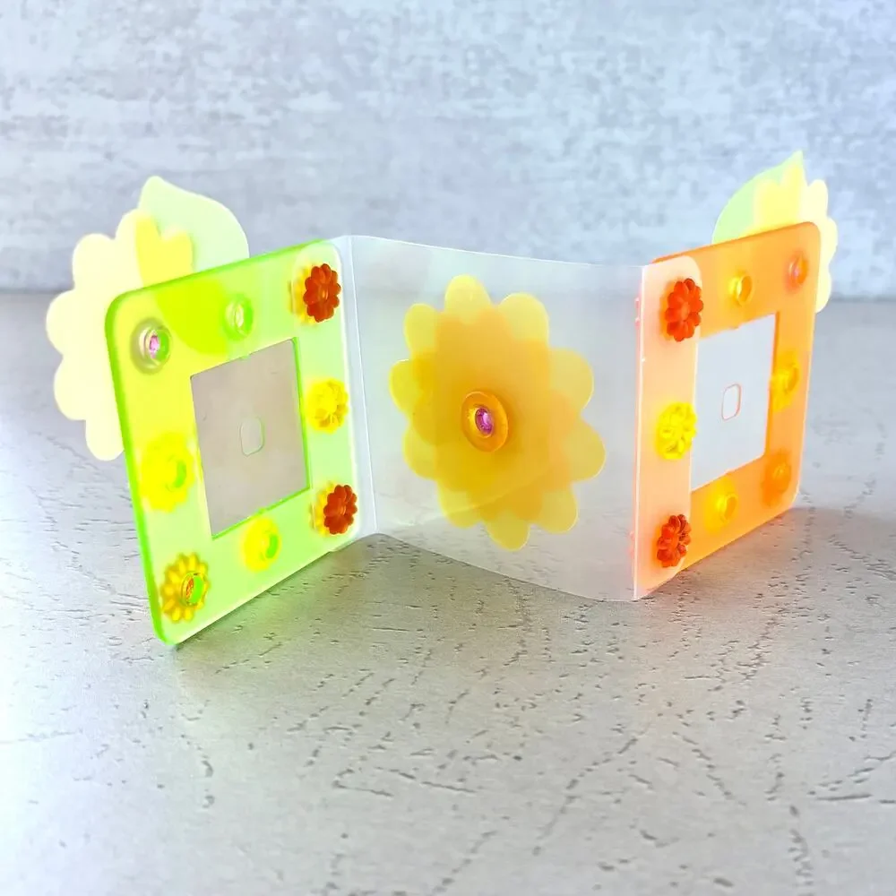 Clickit floral frame